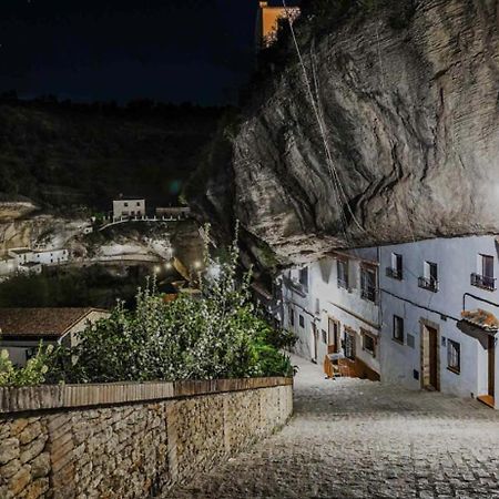 Casa Rural Bajo La Alcazaba Setenil De Las Bodegas Luaran gambar