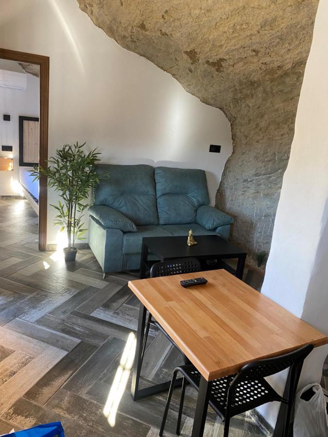 Casa Rural Bajo La Alcazaba Setenil De Las Bodegas Luaran gambar