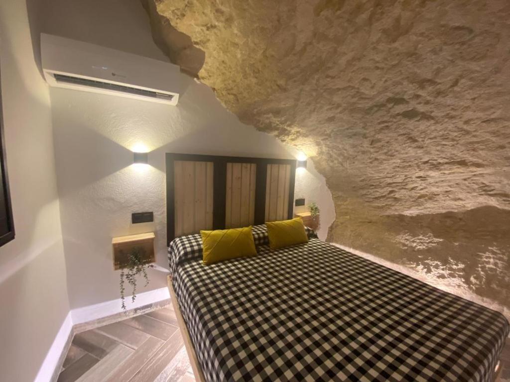 Casa Rural Bajo La Alcazaba Setenil De Las Bodegas Luaran gambar